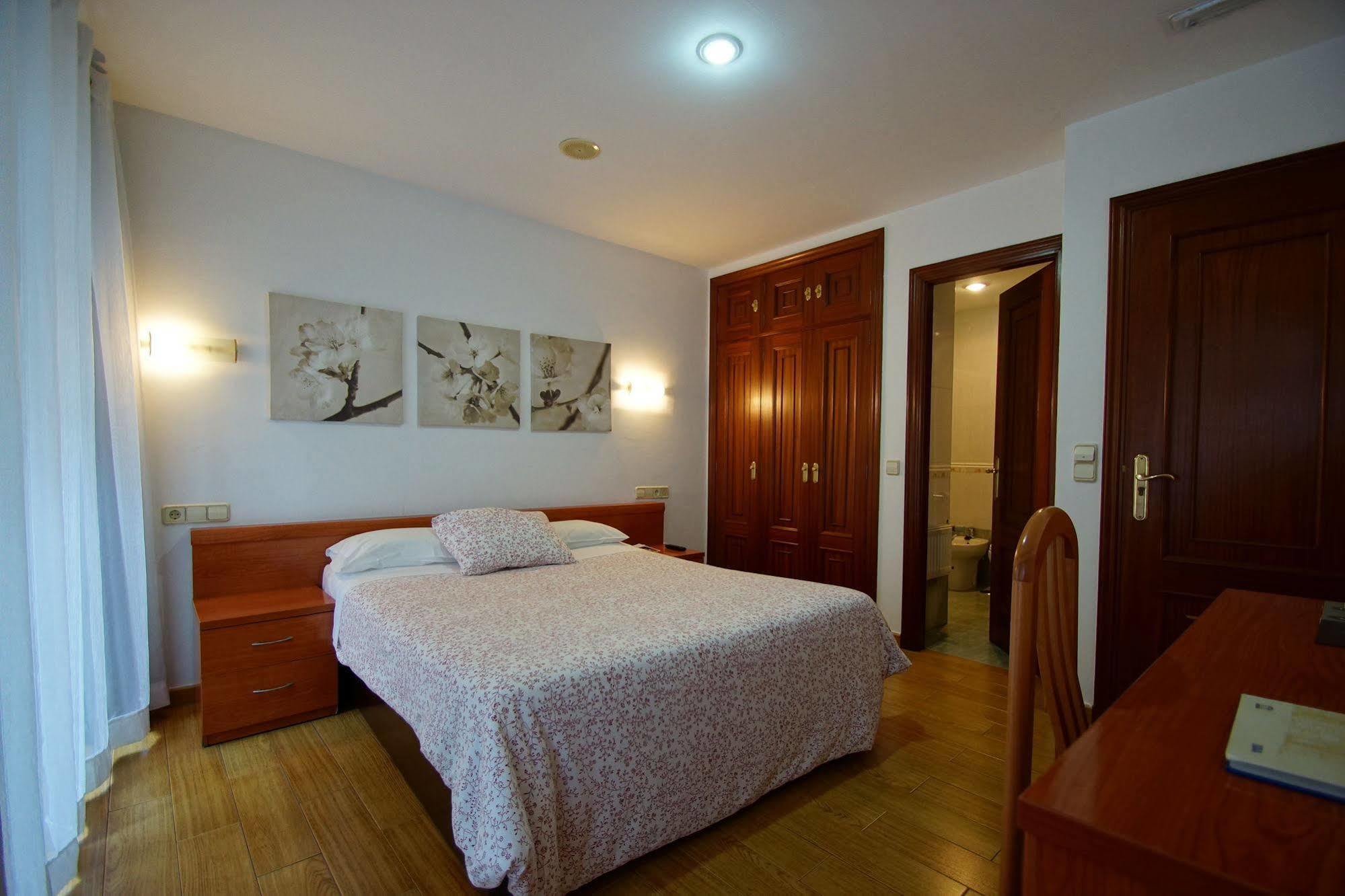 Hostal Carbonara A Coruña Exteriör bild